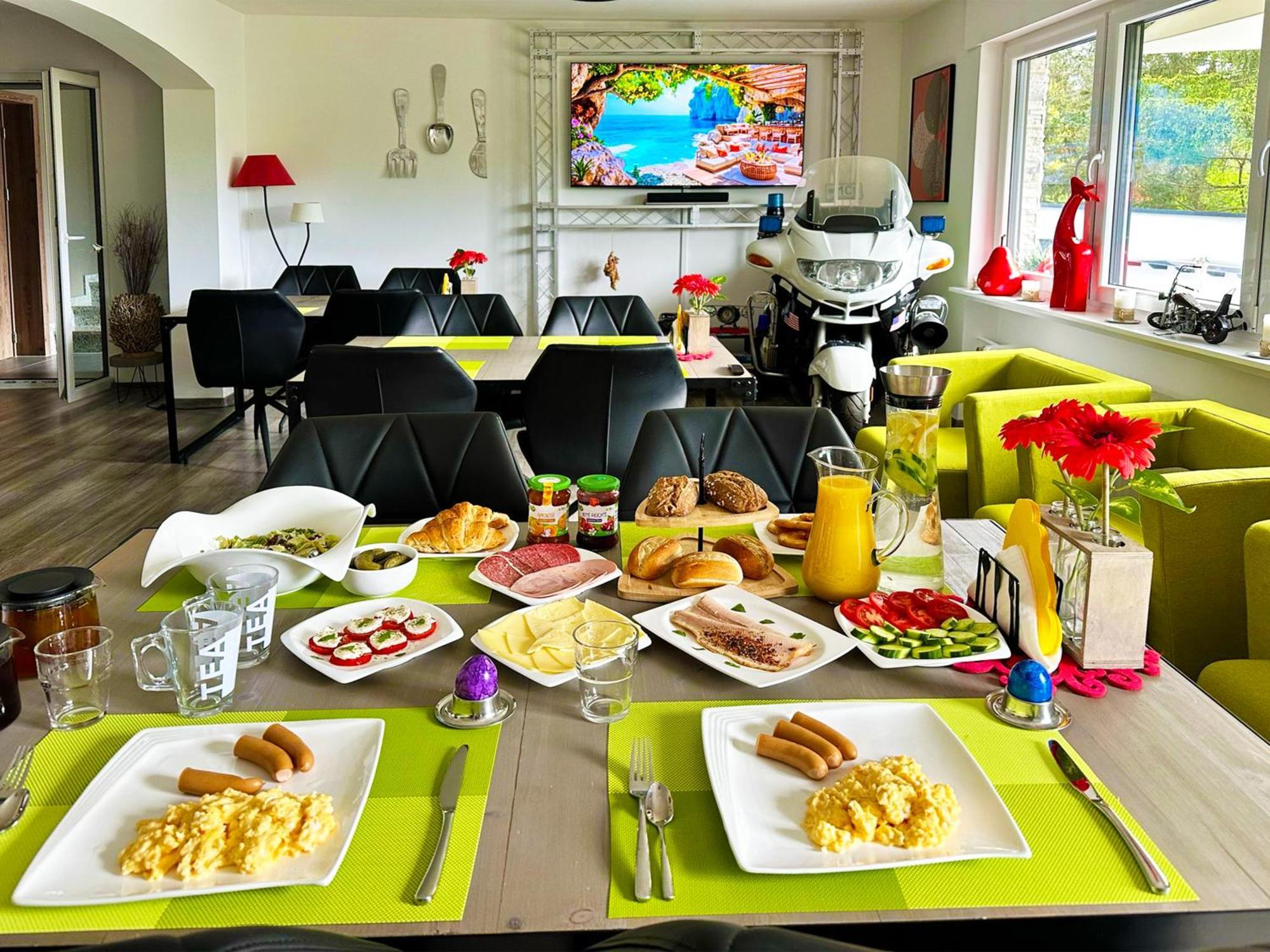Gaestehotel Lucendi Premium Lounge Hohenleimbach المظهر الخارجي الصورة